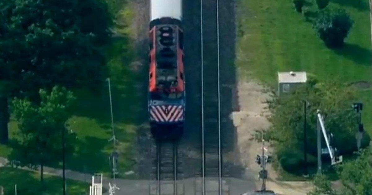 82-year-old woman fatally struck by Metra train in Wilmette | FOX 32 ...
