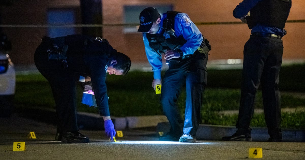 Woman shot outside Lawndale home | FOX 32 Chicago