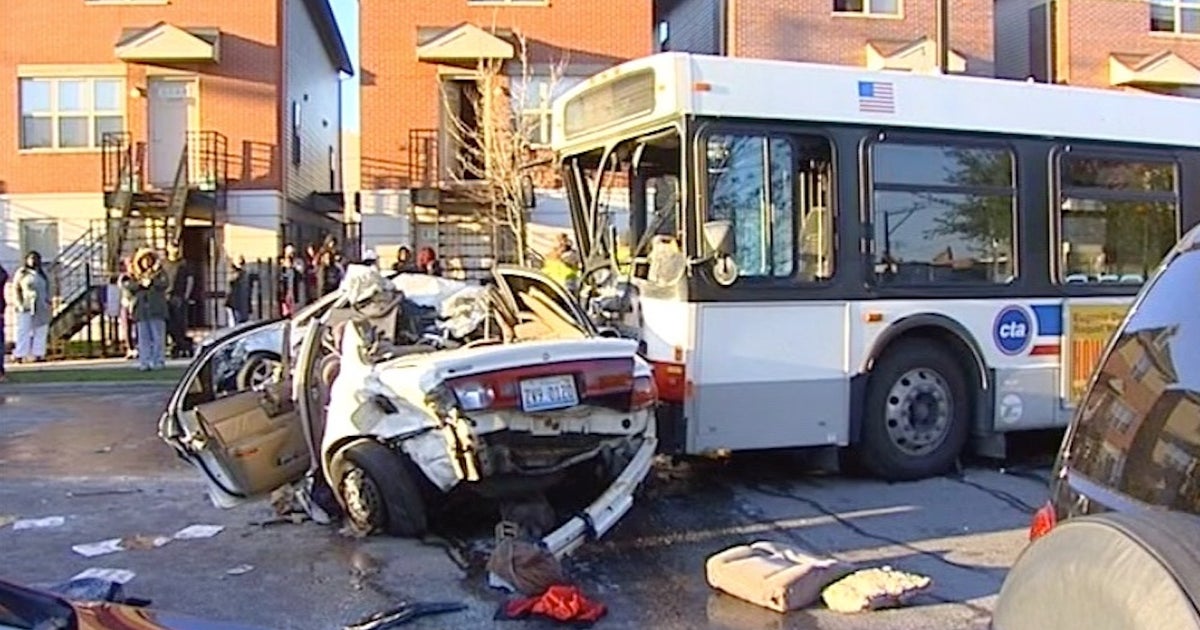 4 killed in crash with CTA bus in East Garfield Park | FOX 32 Chicago