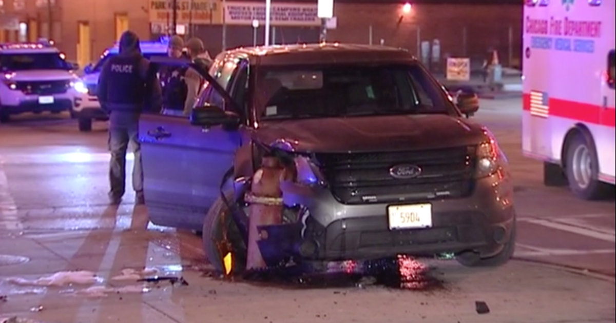 Two Chicago Police officers injured in crash | FOX 32 Chicago
