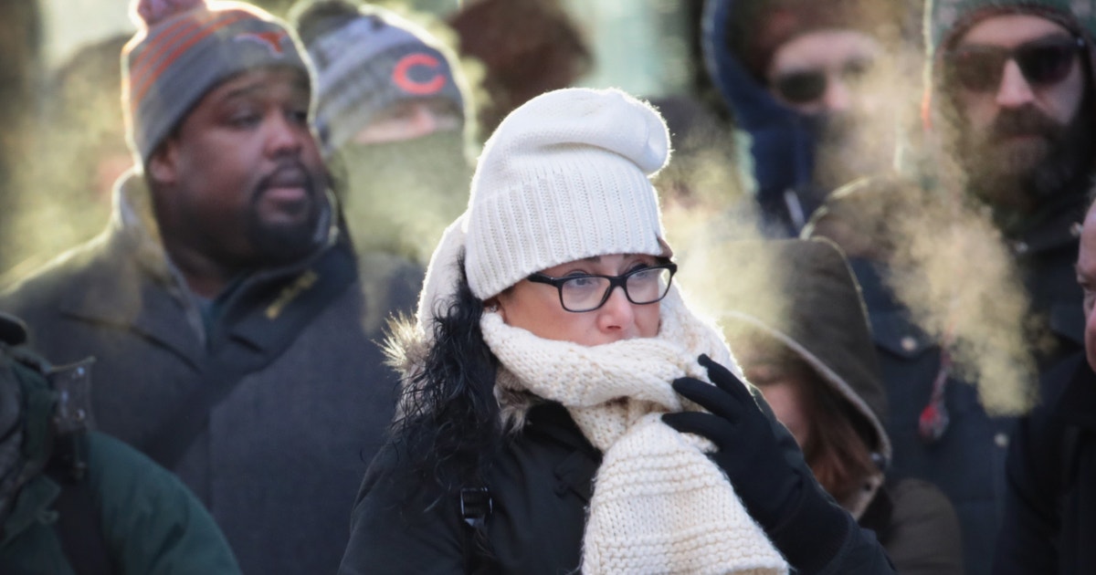 Chicago weather: Wind chills plunge below zero as Arctic air grips region