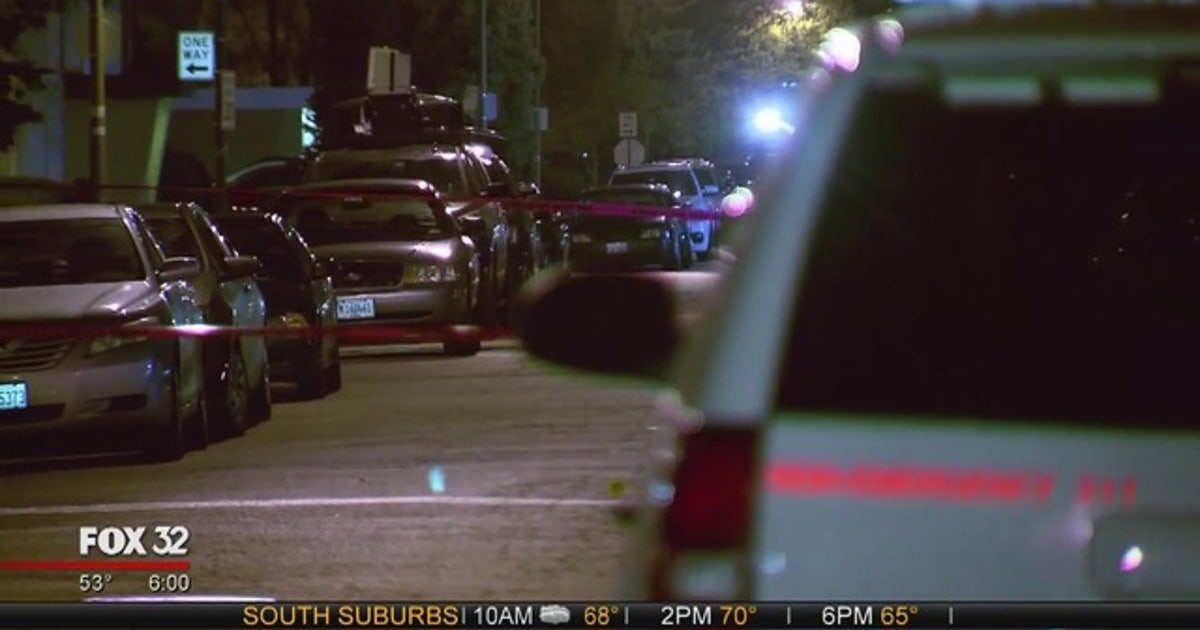 Woman shot during robbery on NW Side | FOX 32 Chicago