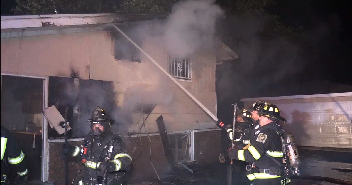 Fire damages Markham home | FOX 32 Chicago