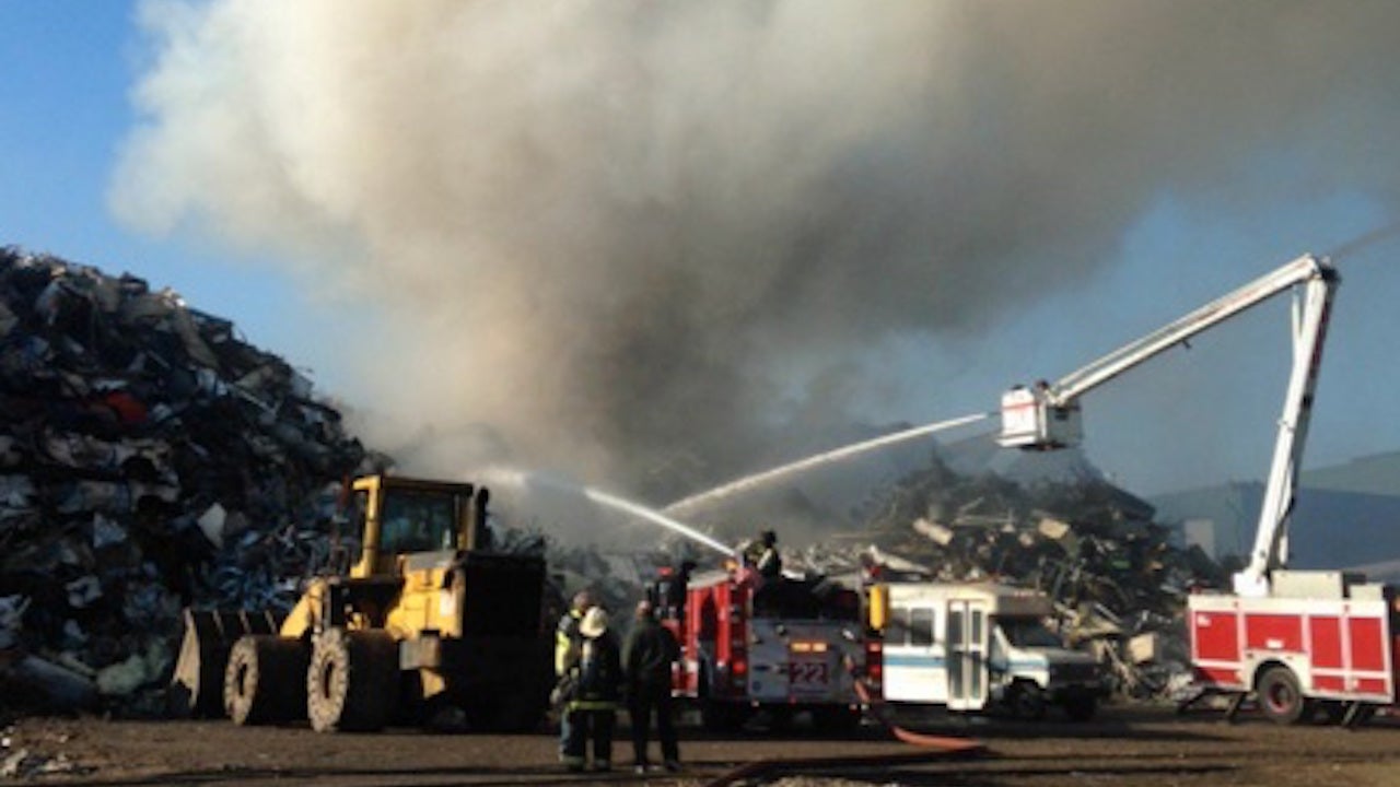 Fire at North Side scrap yard prompts HazMat response | FOX 32 Chicago