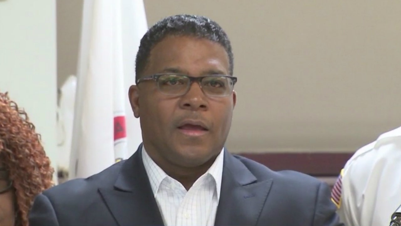 New Harvey mayor to be sworn in Monday, promises change in struggling