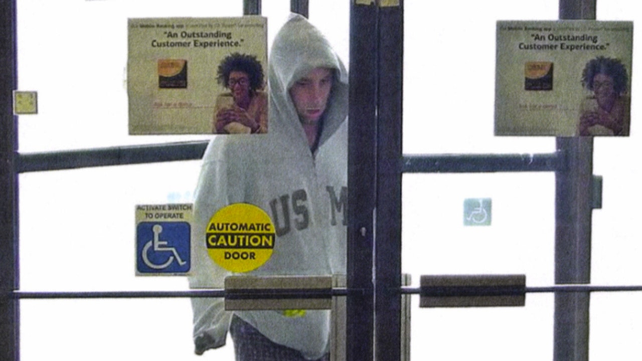 Bank robber tracked by GPS device from burbs to Chicago | FOX 32 Chicago