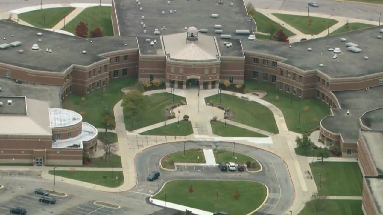 No explosives found after bomb threat to Neuqua Valley HS in Naperville