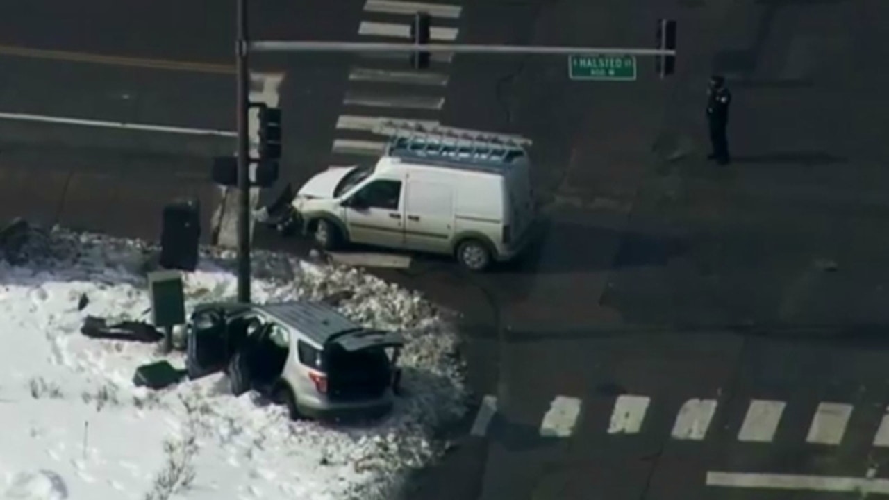 3 CPD officers hurt in Gresham crash between van, unmarked police car