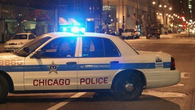 2 businesses robbed at gunpoint within minutes on Chicago's NW Side