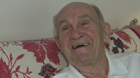 Suburban World War II veteran John Ullinskey passes away at age 98