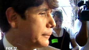 Blagojevich mops prison floors, maintains innocence