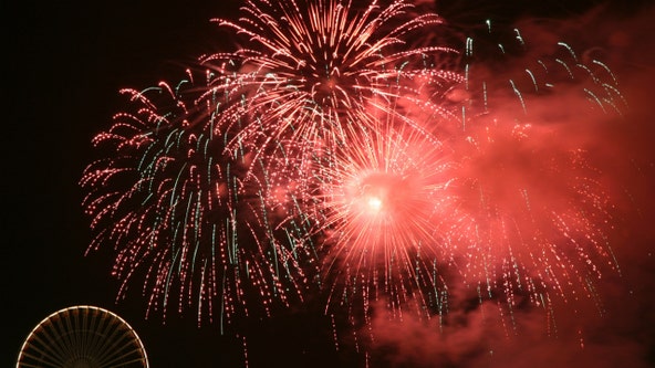 When will there be fireworks at Chicago's Navy Pier during the summer of 2022?