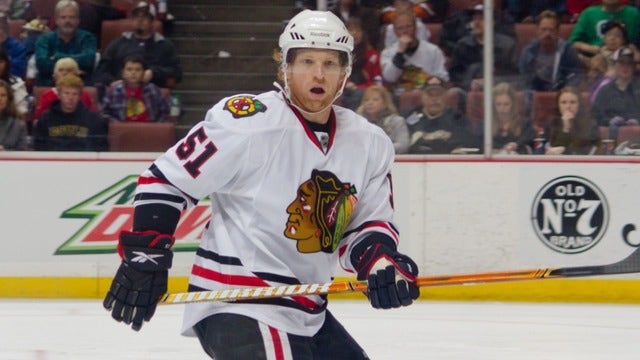 Blackhawks' Campbell announces his retirement after 17 NHL seasons