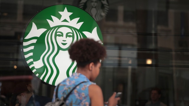 Starbucks to roll out delivery service for Chicago coffee drinkers