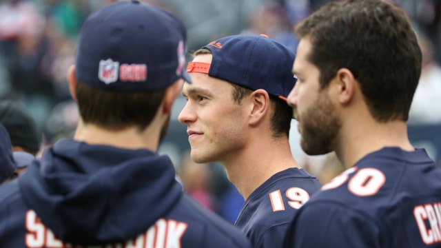 Chicago Stand Up: Local teams show support for Bears ahead of playoff opener