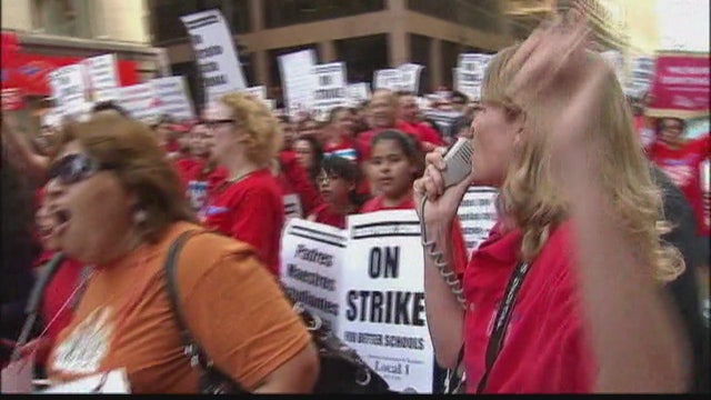 CPS, teachers negotiating contract on MLK day