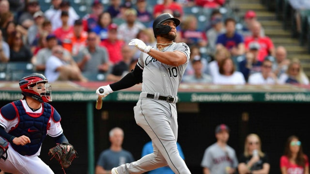 Anderson chases Bauer after tweet; ChiSox rout Indians 9-1