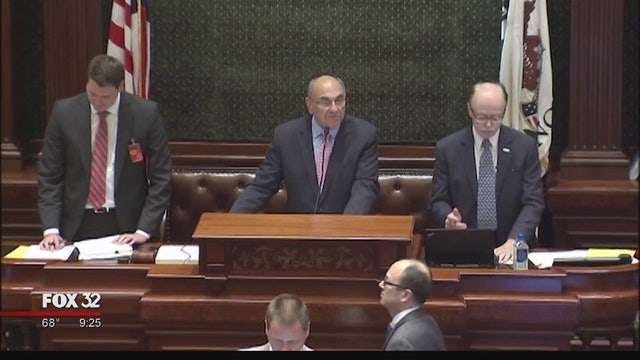 Illinois lawmakers vote to spare 2 nuclear plants