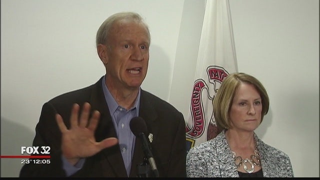 After credit downgrades, Rauner defends Illinois bond sale