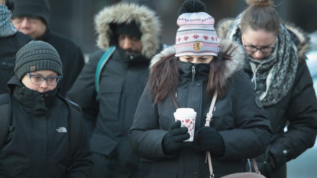 Flurries, below-freezing temps settle in Wednesday across Chicago