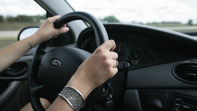 Illinois law lowers driving test age for seniors, allows family to flag unsafe drivers