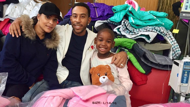Ludacris delivers coats, teddy bears to patients