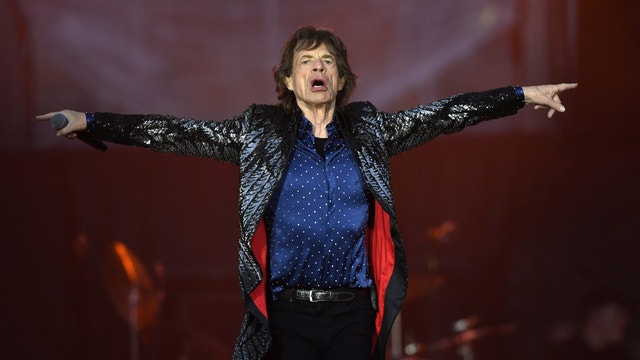 Jagger appears healthy as Rolling Stones rock Soldier Field