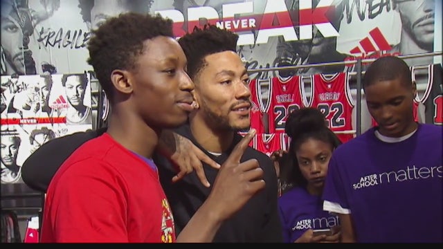 Derrick Rose surprises students with $500 gift card
