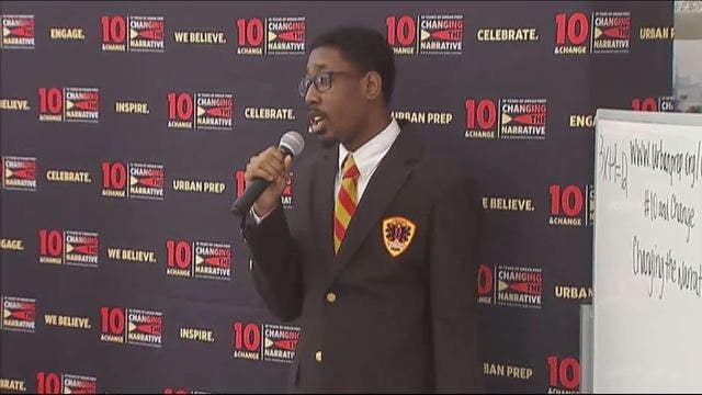 Urban Prep holds 'pop-up class' at Daley Center