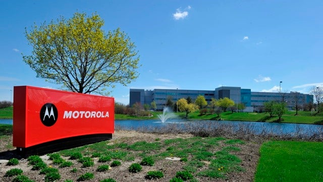 Motorola plans to cut 200 Illinois workers