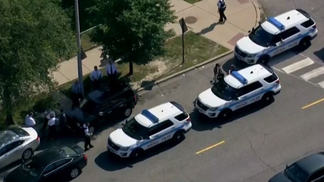 Man fatally shot by Chicago police after off-duty officer finds alleged kidnapping victims