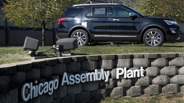 Ford to invest $1 billion, hire 500 at Chicago factories