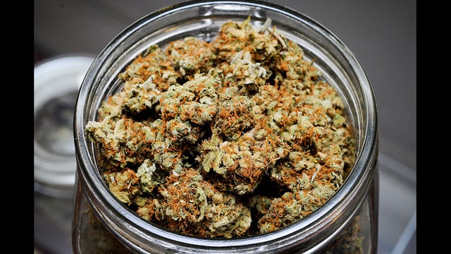 Illinois medical marijuana program gets boost from Rauner OK