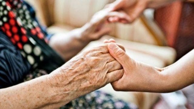 Illinois Legislature OKs wage increase for home-care workers