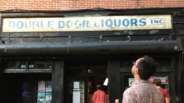 Iconic Chicago music venue 'Double Door' closing down