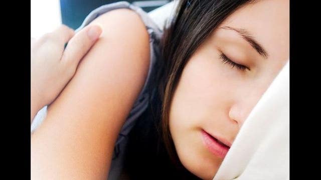 Chicago-area district OKs later start so students can sleep