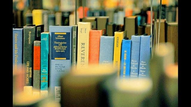 Illinois urges college students to apply for financial aid