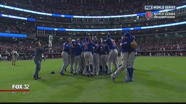 Cubs seeking 20 lucky fans to present World Series rings to team in April