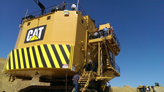 Caterpillar passes on putting headquarters in Chicago, choose Deerfield instead