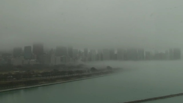Chicago weather: Dense fog, drizzle slow morning commute