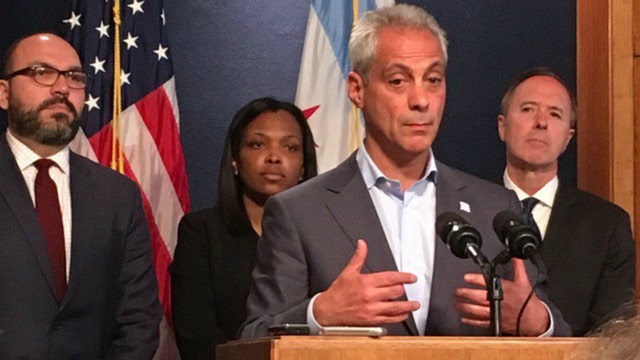 Emanuel says Chicago schools will open on time this fall