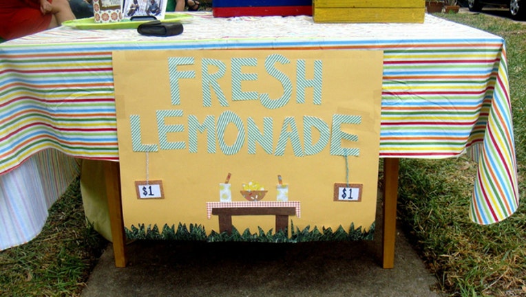 00cd60cd-lemonade-stand_1461591250197.jpg