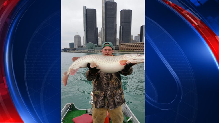 0e29f4cb-Huge fish caught in Detroit River near Renaissance Center-65880