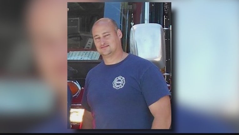 0f53d35b-Chicago_firefighter_who_died_in_line_of__0_20151218121754