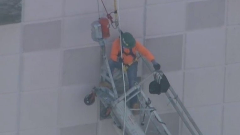 worker2_1524578259611-401385.jpg