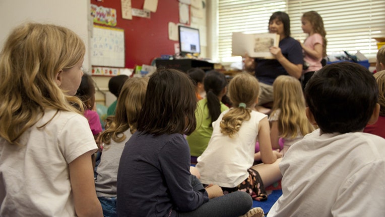 175f2142-CDC_CHILDREN_SITTING_013119_1548974046693-402970.jpg