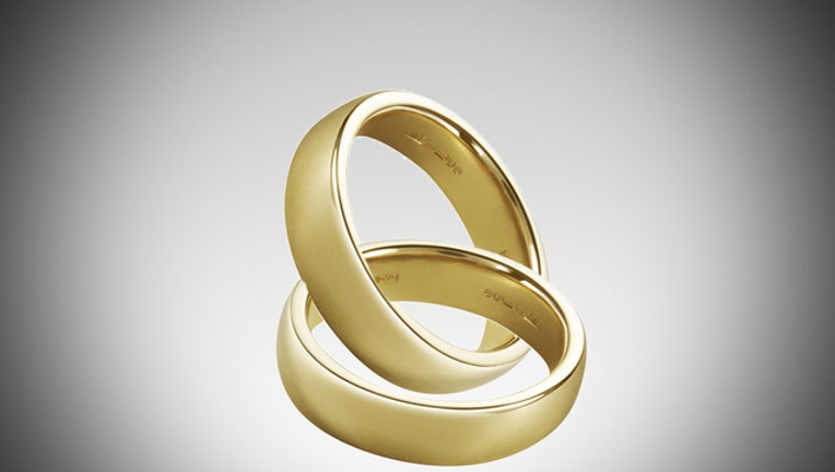 1bdce28e-wedding-rings_1451093516160.jpg