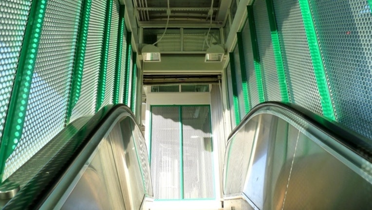 1c4d14e8-green-line_1444047439131.jpg