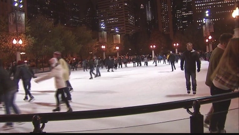 1daf5ec1-ice-skating-millennium-park_1449151528214.jpg