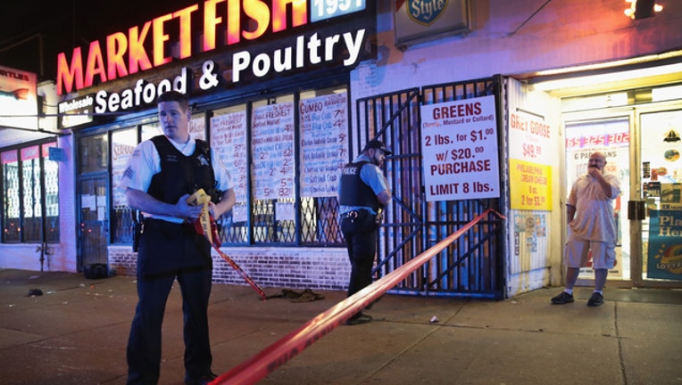 GETTY-Chicago-violence_1544456588974.jpg